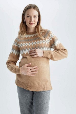 Трикотажный свитер с круглым вырезом стандартного кроя и этническим рисунком для беременных