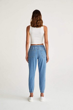 Джинсовые брюки-джоггеры с завязками на талии и высокой талией
