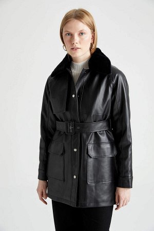 Куртка из искусственной кожи с поясом из искусственного меха и воротником стандартной посадки Пальто