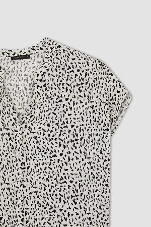 Рубашка с коротким рукавом классического кроя с леопардовым принтом