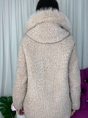 Куртка Куртка из меха овчины, капюшон из меха песца, длина 80см
Размеры 40,42,44,46,48,50,52
