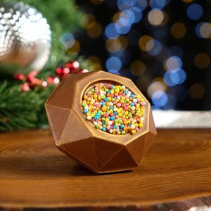 Шоколадная бомбочка с маршмеллоу "Волшебного Нового года", молочный шоколад, 40 г