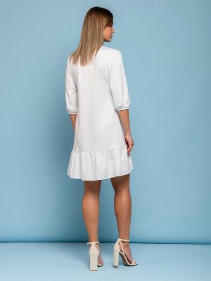 Платье белое длины мини с V-образным вырезом