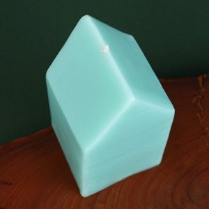 Свеча интерьерная в форме домика, МИКС, без аромата, 6 х 6 х 12,5 см.