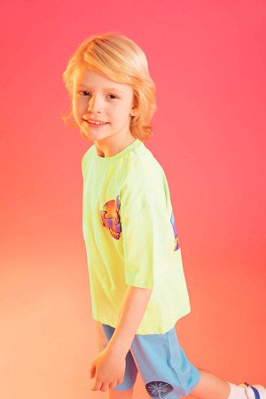 Хлопковая футболка свободного кроя с круглым вырезом сзади и принтом с короткими рукавами для мальчиков