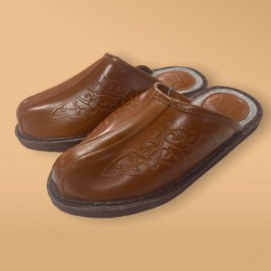 Тапочки кожаные без пятки Bogts (44-45, коричневый ). Монголия