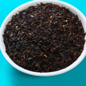 Чай чёрный в коробке-елке «Яркого 2023», вкус: глинтвейн, 100 г.