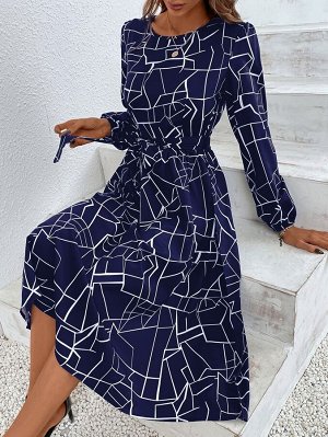 Платье А-силуэта с геометрическим принтом с поясом