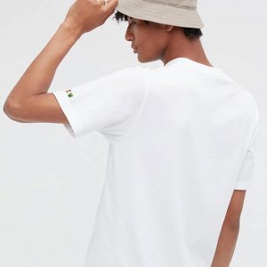 UNIQLO — базовая футболка с принтом