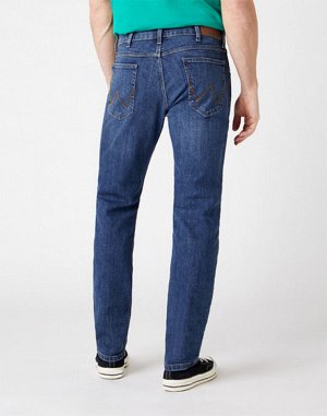 WRANGLER Джинсы мужские STRAIGHT