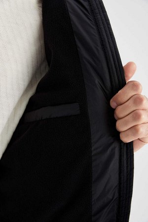 Устойчивая надувная куртка с капюшоном и флисовой подкладкой Regular Fit