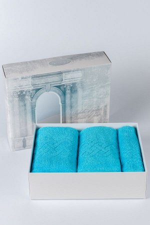 Набор махровых полотенец в подарочном коробе Плэйт
