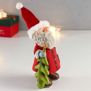 Сувенир полистоун "Дед Мороз в красном, с кудрявой бородой с ёлочкой" 15х6х8 см