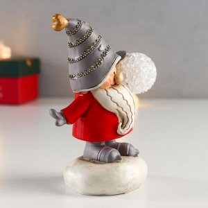 Сувенир полистоун свет "Дед Мороз с шариком" 12,5х6х8,5 см