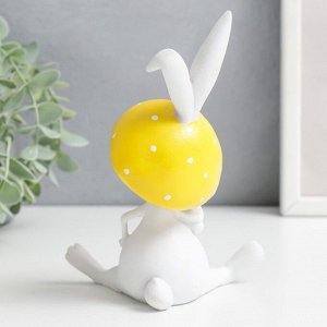 Сувенир полистоун "Белый кролик - грибочек с мухомором" 12х8х16 см