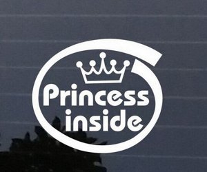 Наклейка светоотражающая "Принцесса внутри"