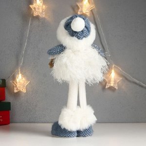 Кукла интерьерная "Малышка в белом платье-травке, синяя шапка" длинные ножки 29х12х8 см