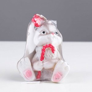Свеча фигурная «Кролик с конфетой», 7,5х6 см, 43 г 9083769