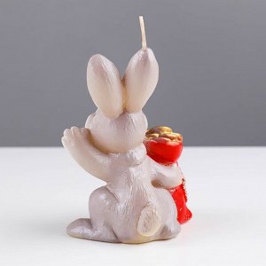 Свеча фигурная «Кролик с мешком» , 10,5х7,5 см, 81 г