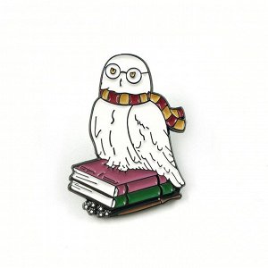 Значок металлический серии Гарри Поттер "Букля на книгах"