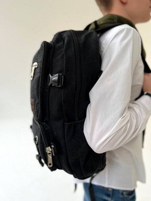 Рюкзак мужской выполнен из плотной холщовой ткани.
