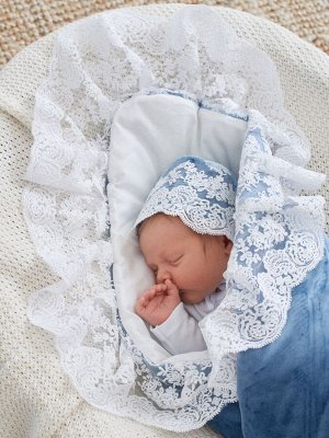 Luxury Baby Конверт-одеяло на выписку &quot;Императорский&quot; (голубой с молочным кружевом и большой короной на липучке)
