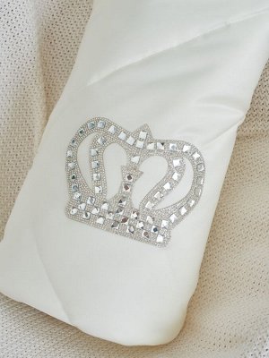Конверт-одеяло на выписку "Империя" молочный с молочным кружевом и большой короной на липучке