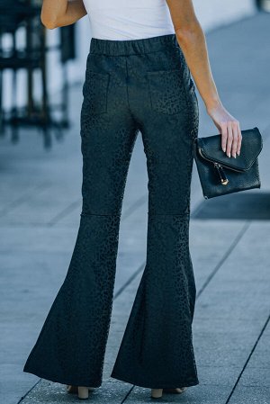 Черные брюки-клеш с леопардовым принтом и карманами