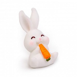 Миниатюра кукольная «Заюша с морковкой», размер: 2,3 ? 3 ? 3,9 см