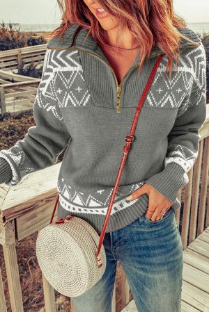 Серый свитер с геометрическим узором и высоким воротником на молнии