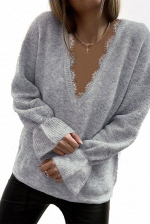 Серый свитер с глубоким V-образным вырезом с кружевной отделкой