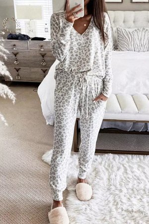 Леопардовый комплект для дома: брюки + лонгслив с V-образным вырезом