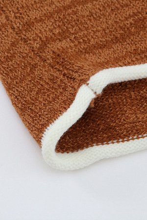Коричневый свитер с круглым вырезом и контрастной отделкой