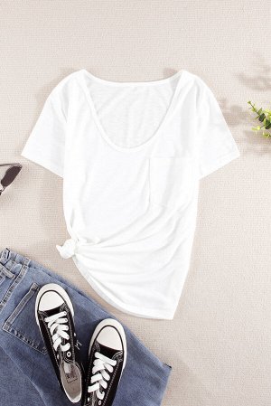 Белая футболка оверсайз с нагрудным кармашком