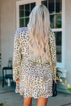 Леопардовое платье с запахом и длинным рукавом