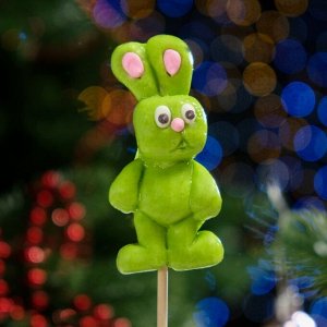 Карамель на палочке "Компания", кролики зелёные, 30 г