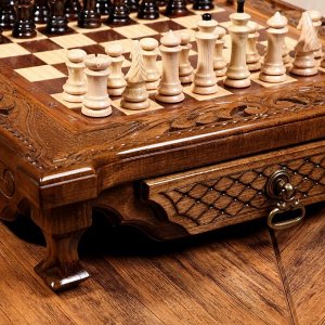 Шахматы ручной работы "Эксклюзив", с ящиками, на ножках, 40х40 см, массив ореха, Армения