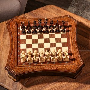Шахматы ручной работы "Многогранные", на ножках, 50х50 см, массив ореха, Армения