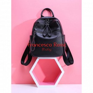 Alessandra Базовый портфель для долгих прогулок. Идеальный вариант под любой стиль одежды, представлен в черном цвете и выполнен из качественной гладкой кожи. Снаружи есть большой отдел на молнии, в к