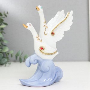 Сувенир керамика "Два лебедя на волне" 16 см