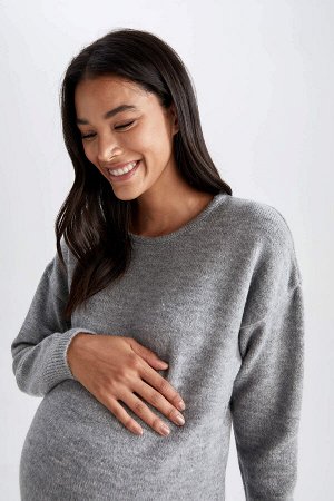 Трикотажный свитер стандартного кроя для беременных с тафтинговой отделкой по краю