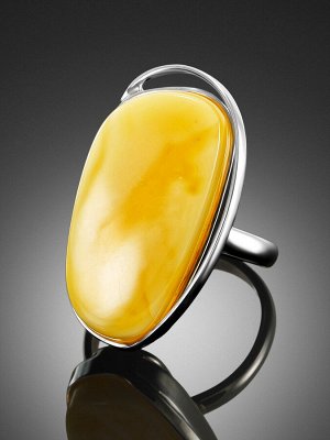 Серебряное кольцо с натуральным цельным янтарём «Лагуна»