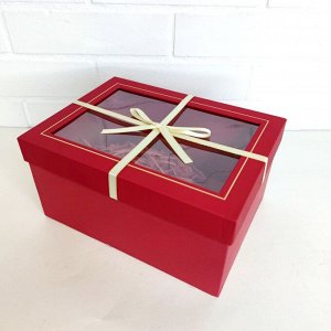 Коробка подарочная с окном