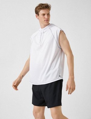 Спортивная футболка с капюшоном без рукавов