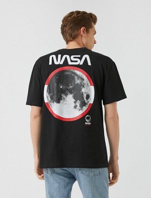 Футболка большого размера NASA с принтом по лицензии