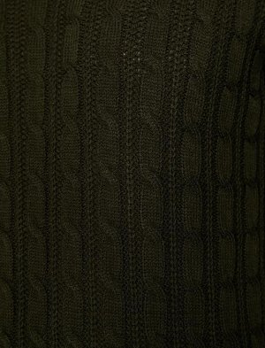 Трикотажный свитер с V-образным вырезом