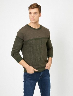 Узорчатый вязаный свитер