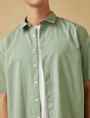Базовая рубашка с коротким рукавом