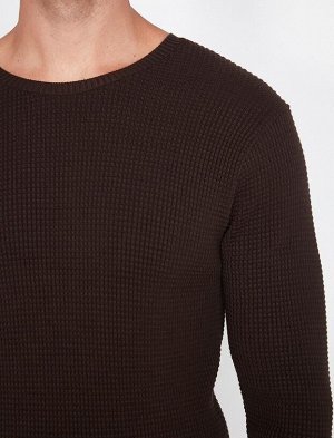 Трикотажный свитер с круглым вырезом