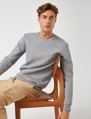Базовый свитер с круглым вырезом